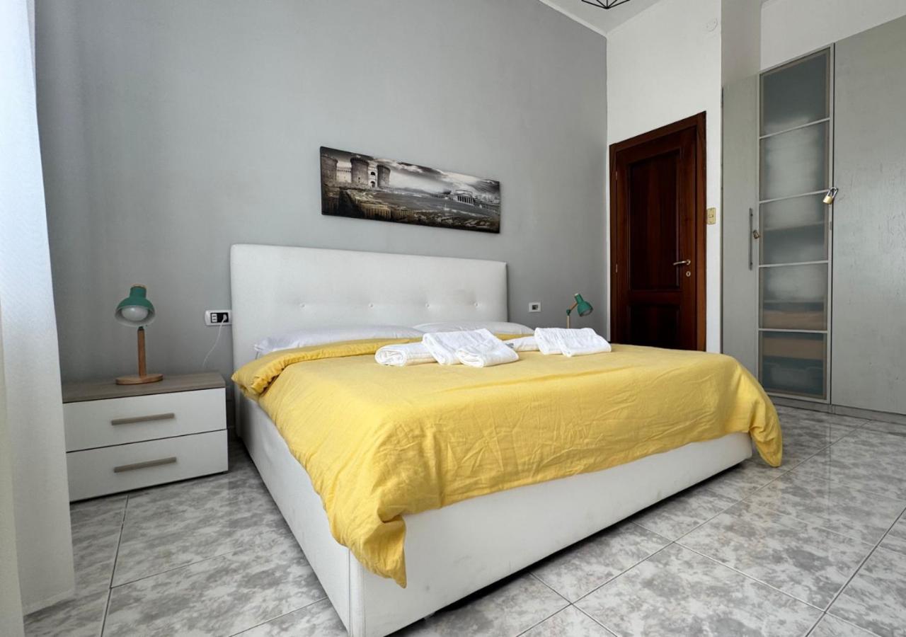 Corso Novara - 8 Posti Letto E Self Check-in Vicino La Stazione Di Appartamento Napoli